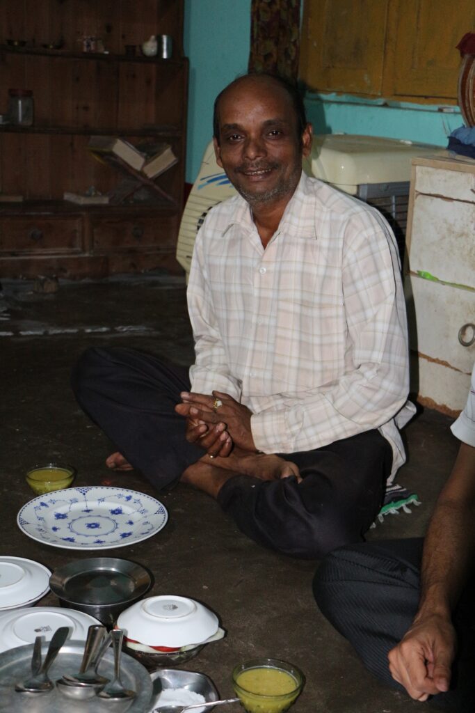 00afd-tophana-with-his-platessmall